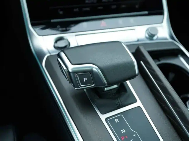 Audi A6L — Фото автомобиля 8