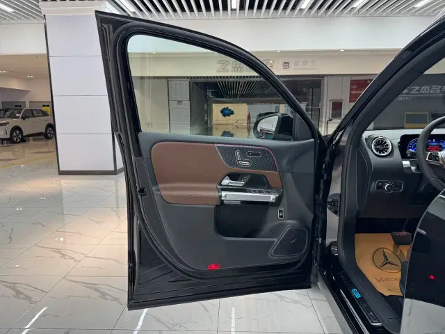 Mercedes-Benz EQB — Фото автомобиля 12