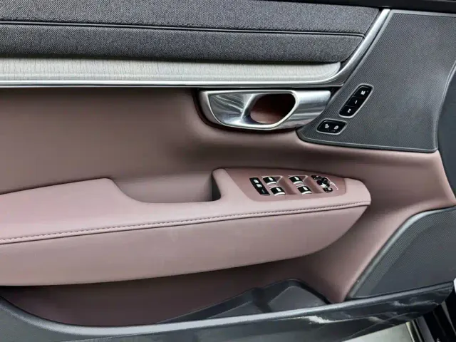 Volvo S90 — Фото автомобиля 14