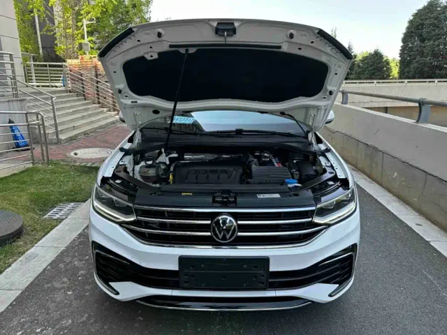 Volkswagen Tiguan L — Фото автомобиля 3