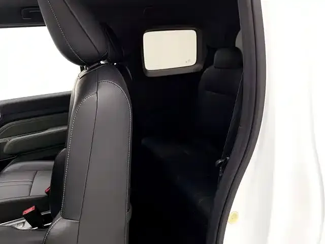 Baojun Yep — Фото автомобиля 10