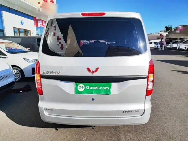 Wuling Hongguang V — Фото автомобиля 5