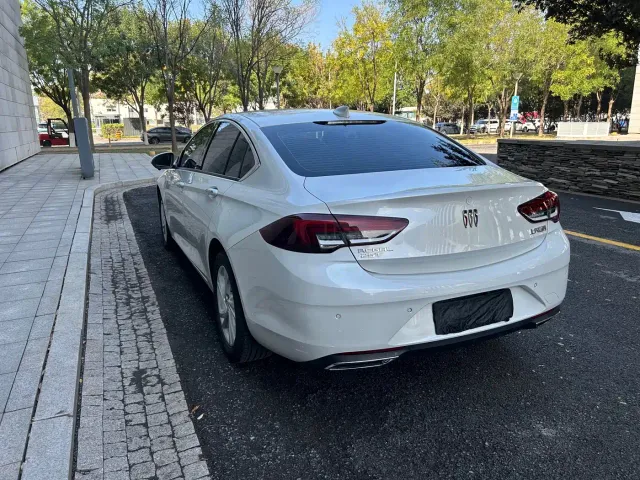 Buick Regal — Фото автомобиля 6