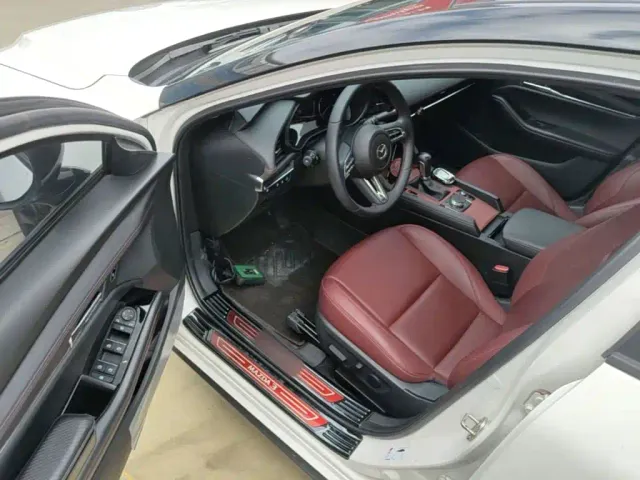 Mazda Axela — Фото автомобиля 15