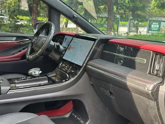 GAC Trumpchi M8 — Фото автомобиля 15