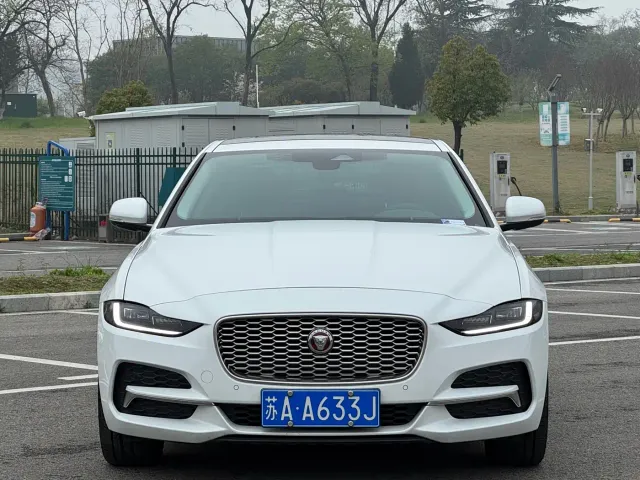 Jaguar XEL — Фото автомобиля 2