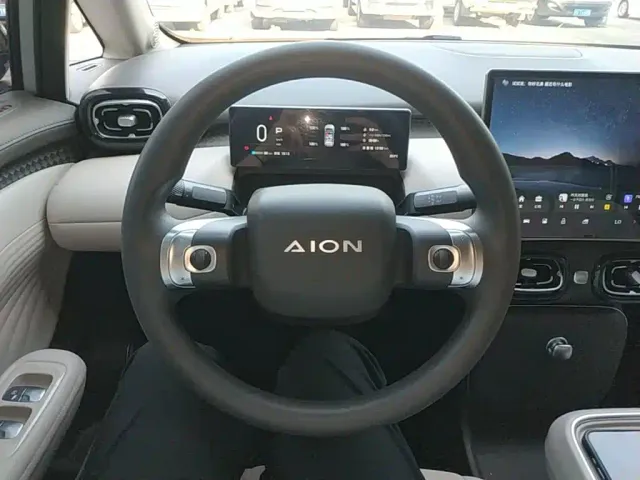 GAC Aion UT — Фото автомобиля 10