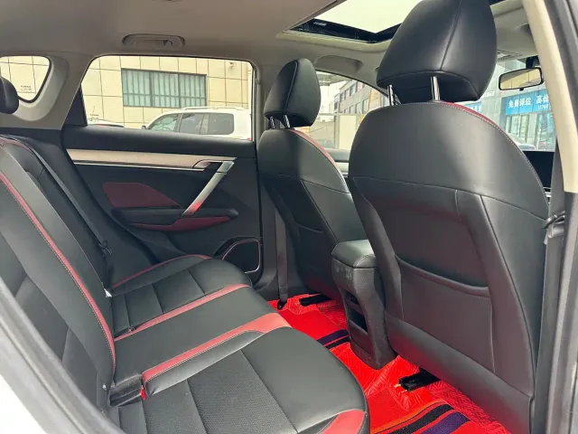 Geely Binyue — Фото автомобиля 10