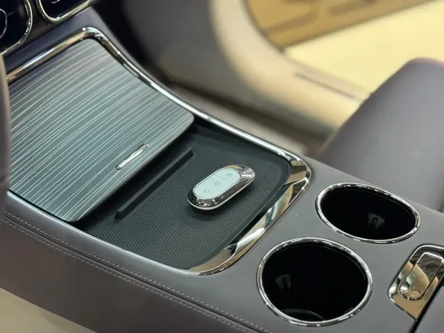Leapmotor C11 — Фото автомобиля 11