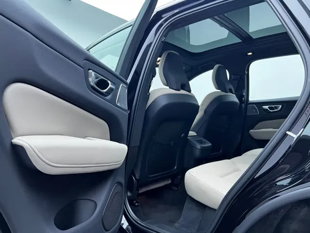 Volvo XC60 — Фото автомобиля 21