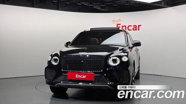 Bentley Bentayga Bentayga 4.0 V8 EWB Azure — Фото автомобиля 3