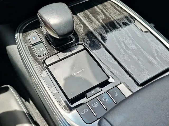Lexus LS — Фото автомобиля 11