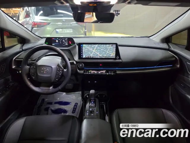 Toyota Prius Generation 5 — Фото автомобиля 17