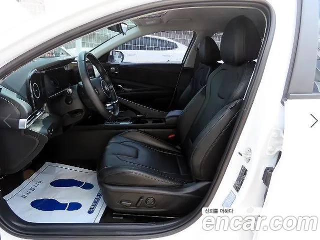 Hyundai Avante CN7 — Фото автомобиля 5