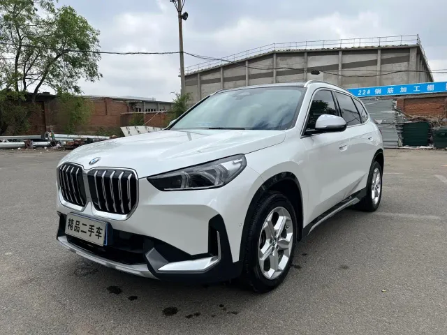 Фотография автомобиля — BMW X1