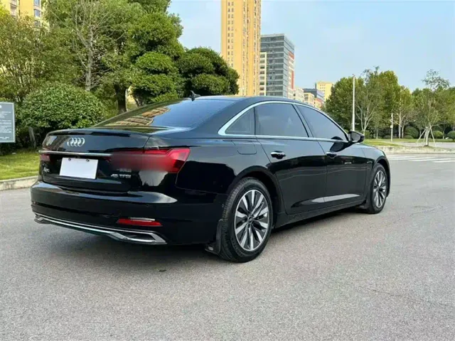 Audi A6L — Фото автомобиля 9