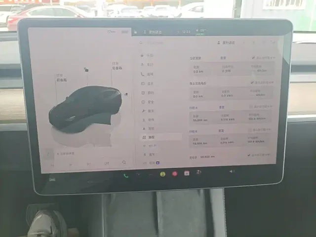 Tesla Model Y — Фото автомобиля 11