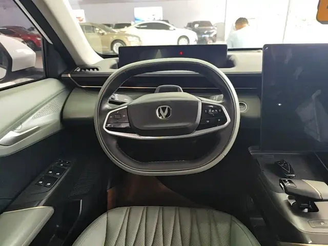 Changan Lamore — Фото автомобиля 6