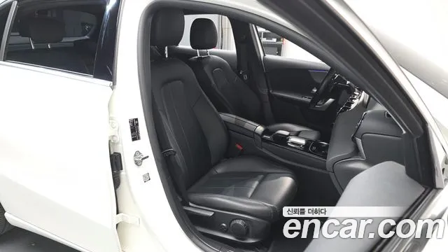 Mercedes-Benz A-Class W177 — Фото автомобиля 10