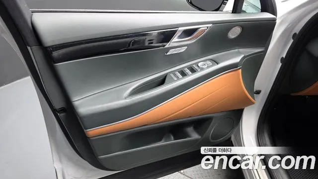 Genesis GV80 — Фото автомобиля 13