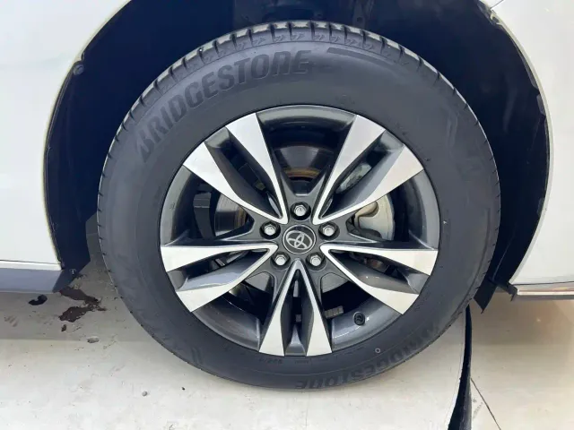 Toyota Granvia — Фото автомобиля 12