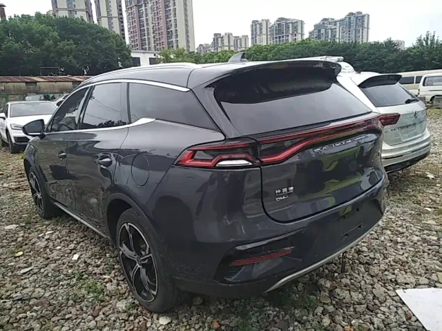 BYD Tang — Фото автомобиля 4