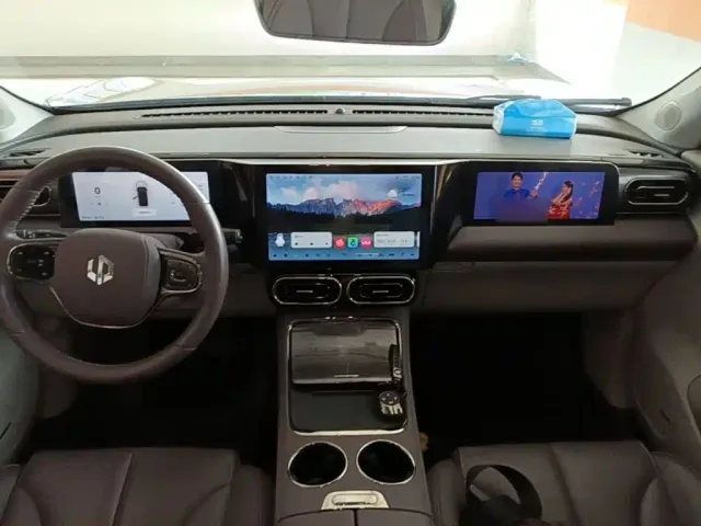 Leapmotor C11 — Фото автомобиля 9