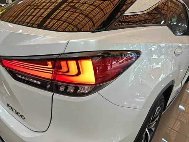 Lexus RX — Фото автомобиля 7