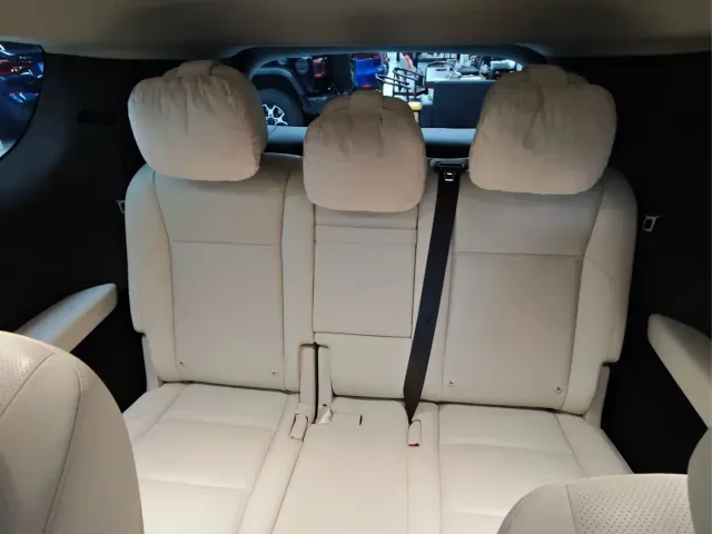Li Auto MEGA — Фото автомобиля 11