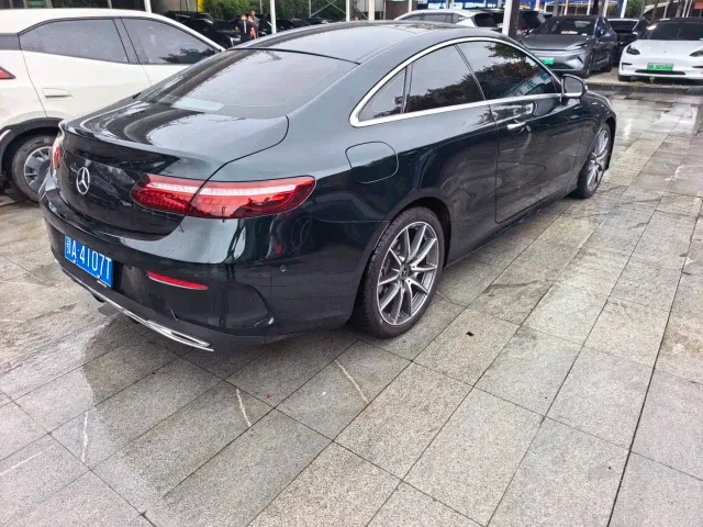 Mercedes-Benz E-Class — Фото автомобиля 10