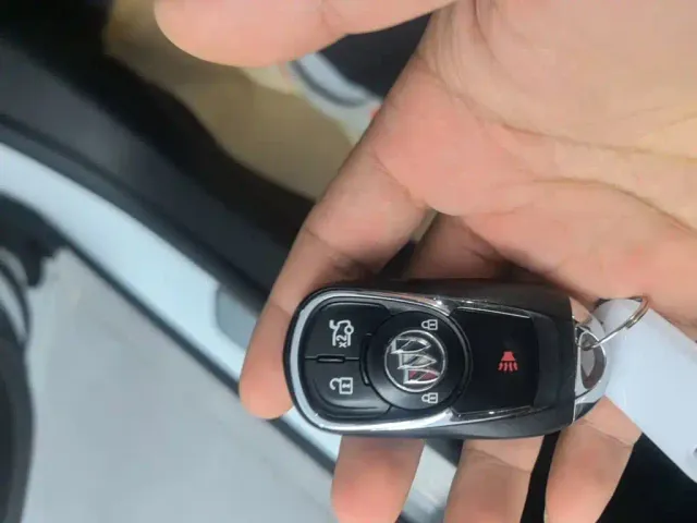 Buick Regal — Фото автомобиля 8
