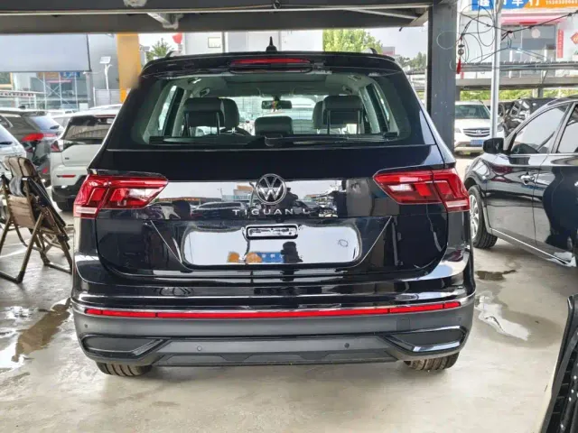 Volkswagen Tiguan L — Фото автомобиля 7