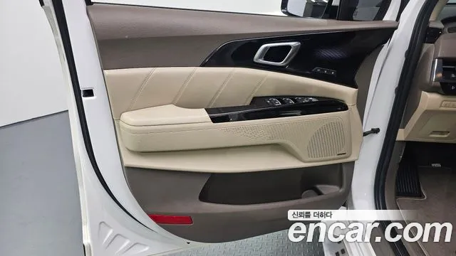 Kia Carnival Generation 4 — Фото автомобиля 13
