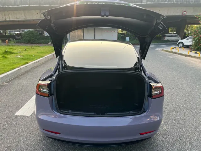 Tesla Model 3 — Фото автомобиля 22