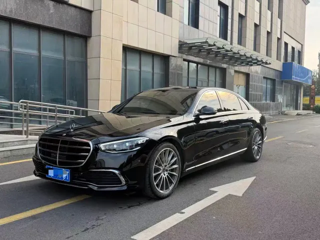 Фотография автомобиля — Mercedes-Benz S-Class