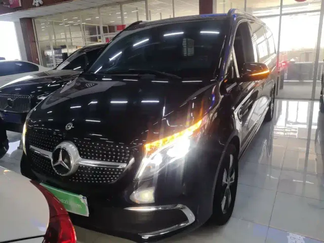 Mercedes-Benz V-Class — Фото автомобиля 2