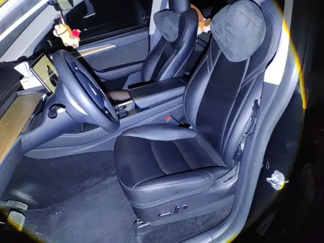 Tesla Model Y — Фото автомобиля 7