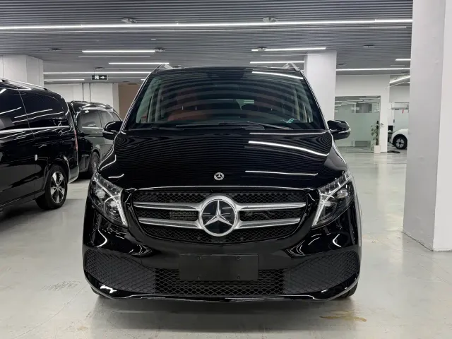 Mercedes-Benz V-Class — Фото автомобиля 2