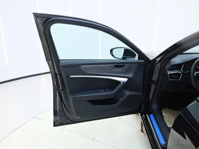 Audi A6L — Фото автомобиля 16