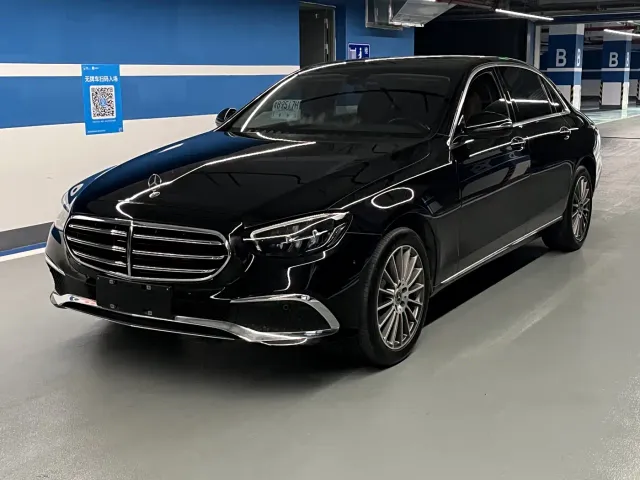 Фотография автомобиля — Mercedes-Benz E-Class