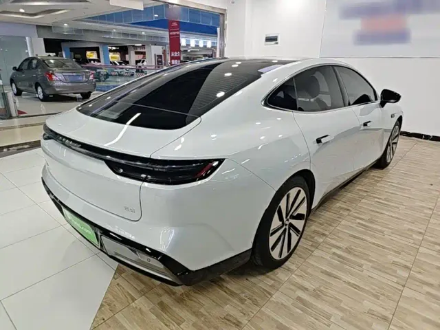 Geely Galaxy E8 — Фото автомобиля 6