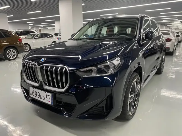 Фотография автомобиля — BMW X1