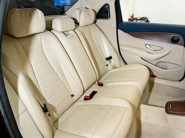 Mercedes-Benz E-Class — Фото автомобиля 22