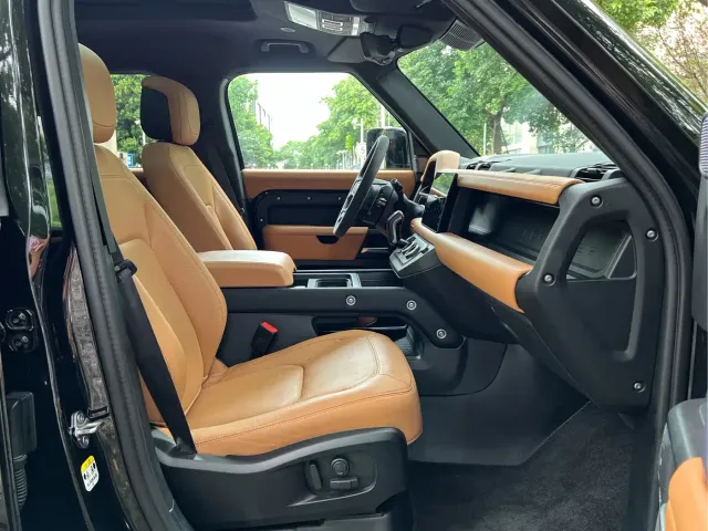 Land Rover Defender — Фото автомобиля 9