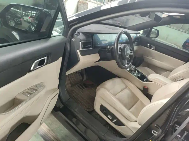 Li Auto ONE — Фото автомобиля 15