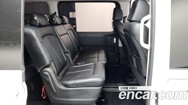 Hyundai Staria Staria 4WD Tourer 9 мест — Фото автомобиля 12