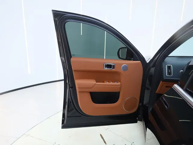 Li Auto L7 — Фото автомобиля 10