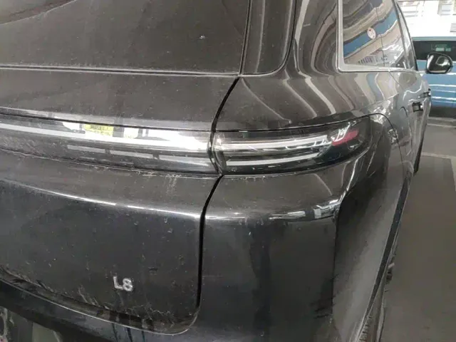 Li Auto L8 — Фото автомобиля 7