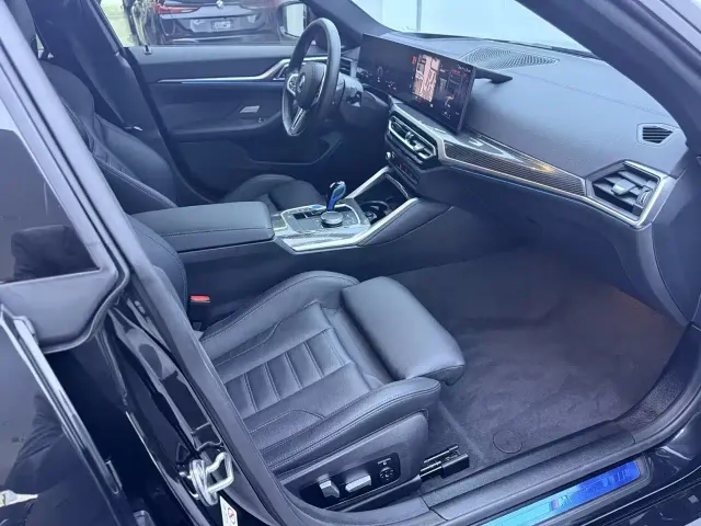 BMW i4 — Фото автомобиля 17