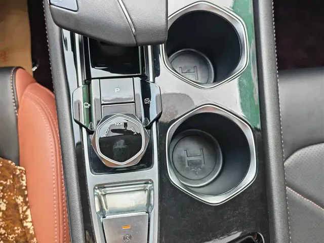 Changan Eado — Фото автомобиля 24